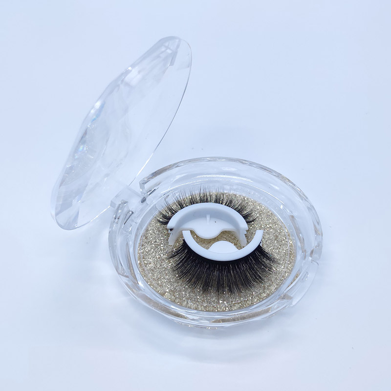 Öntapadó műszempillák Wispy Eyelashes gyémánt dobozzal